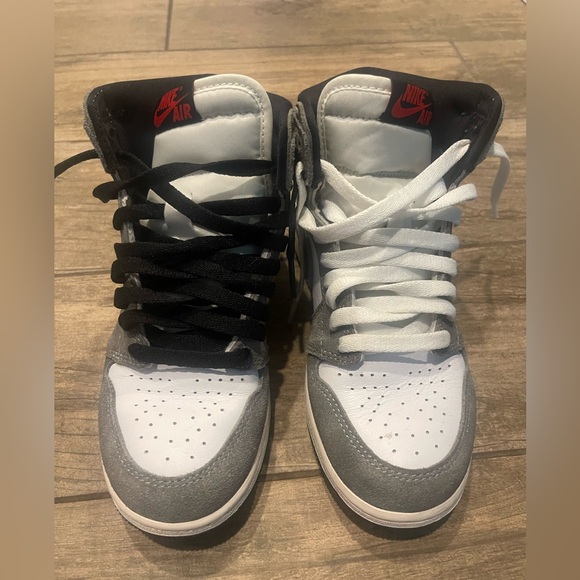 Kids size 4Y Air Jordan 1 - Picture 2 of 6